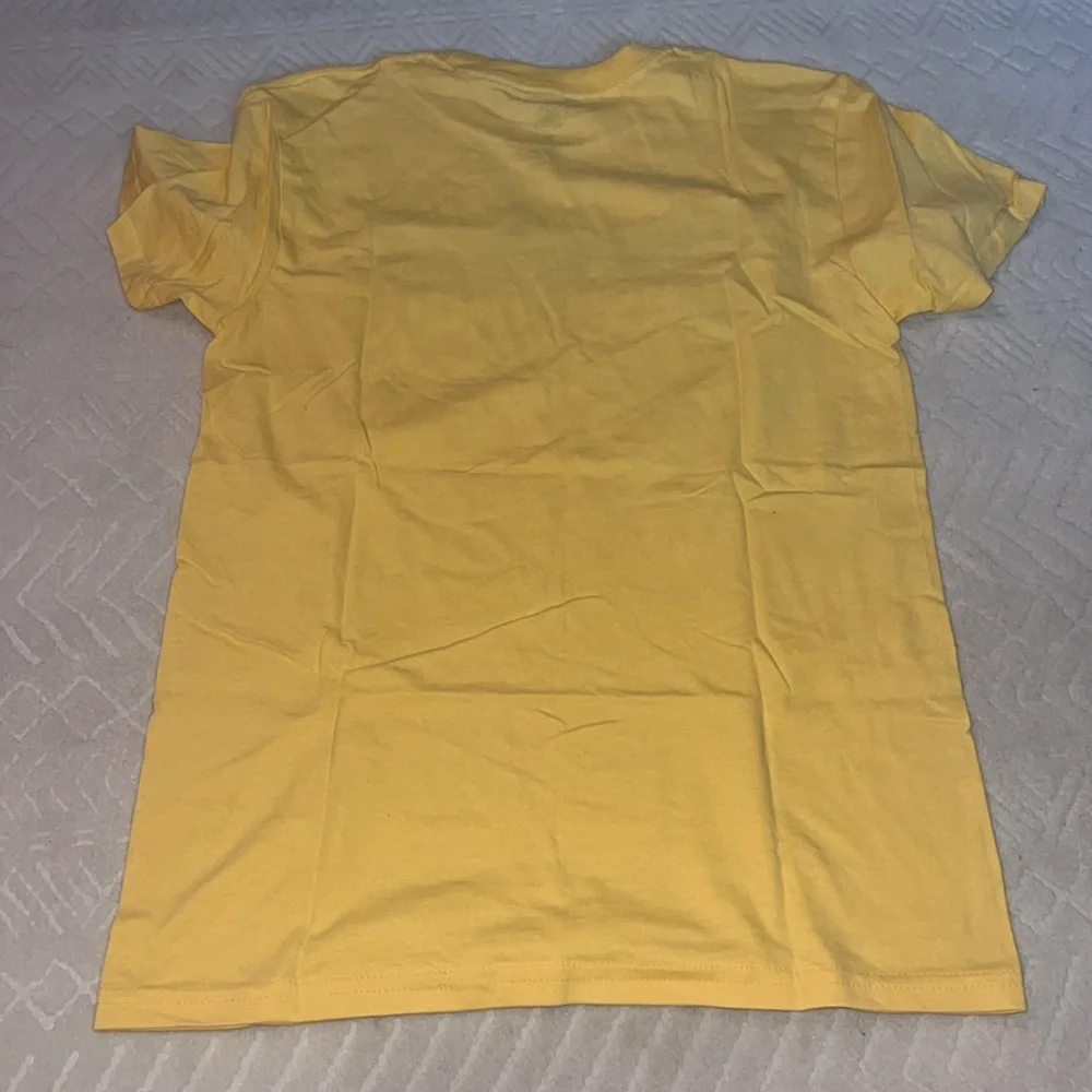 Yellow Disneyland T-shirt size small NWOT - Picture 4 of 4